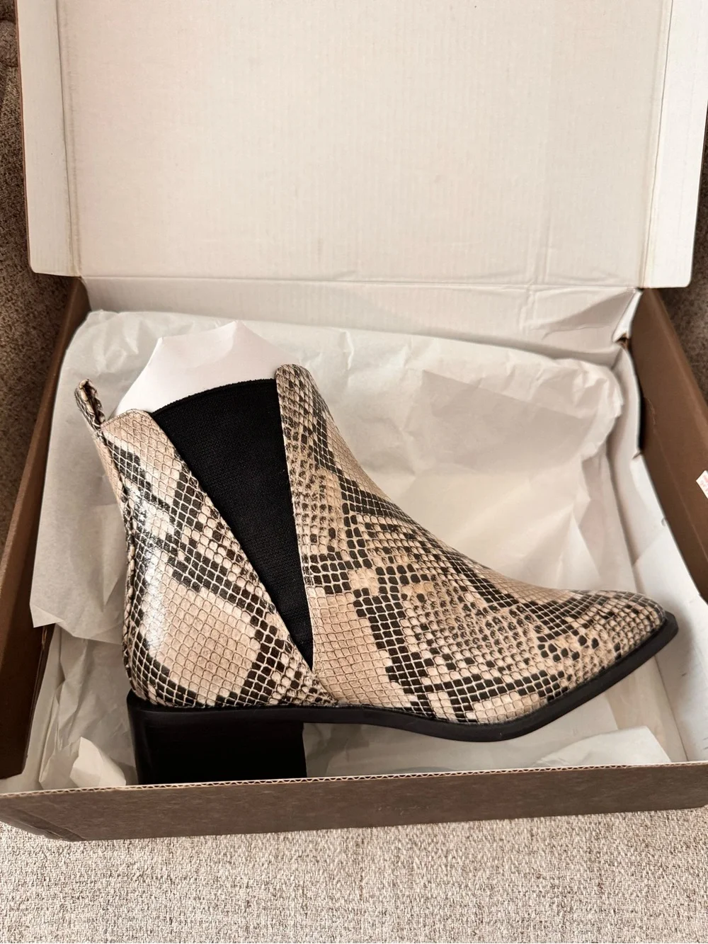 Linea Paolo Vera boots Snake Print in Beige and Black size 7 NEW